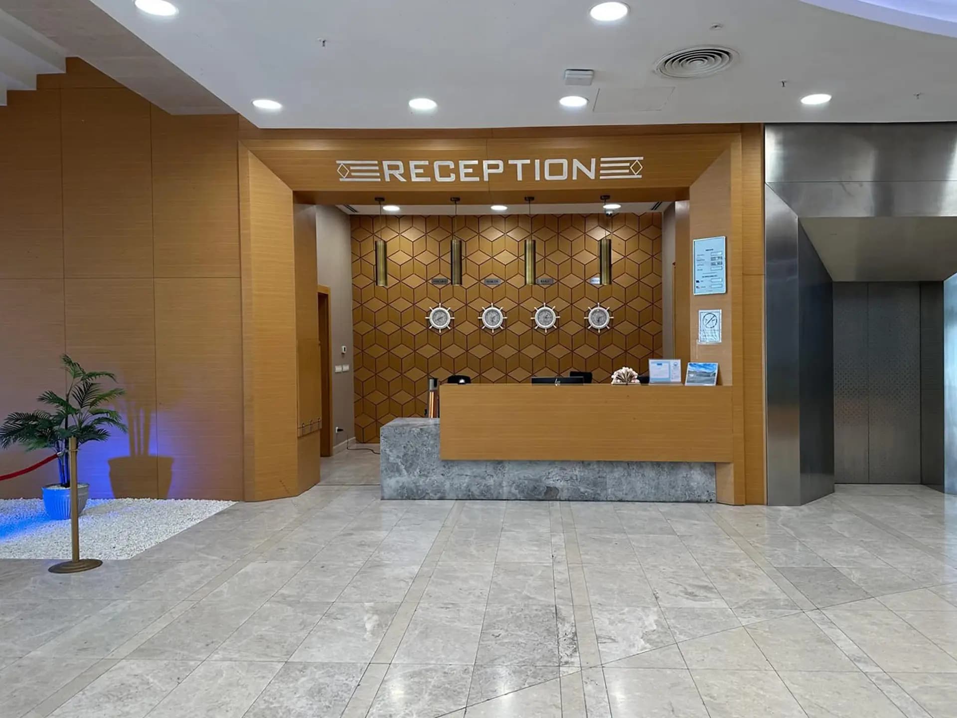 Beyik Yupek Yoly Hotel - Photo 1